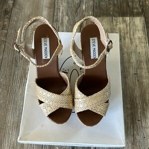 Steve Madden Beige Woven Platform Sandals